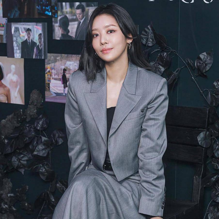 inspirasi makeup Cha Joo Young (instagram.com/goghoststudio)