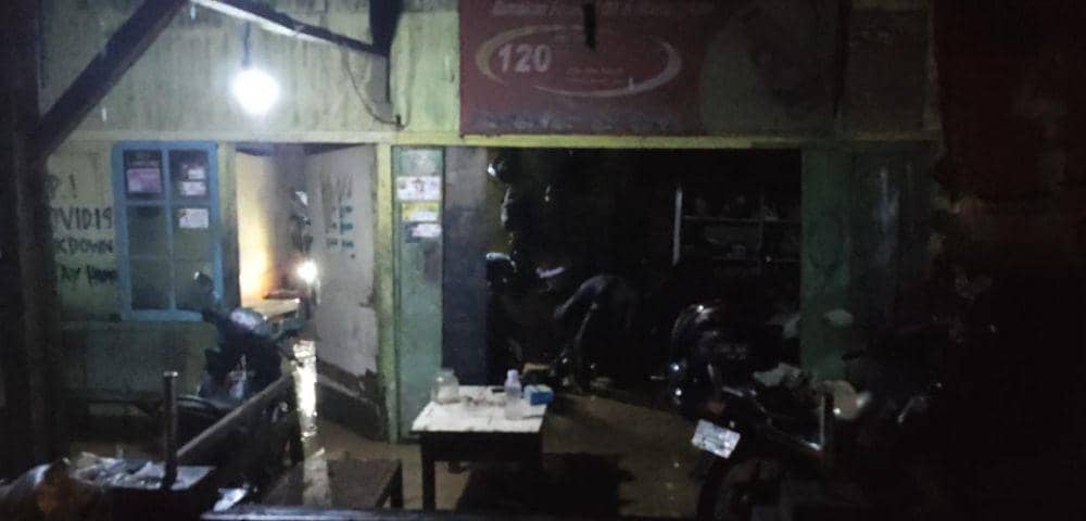 Suasana rumah warga di Way Lunik yang terendam