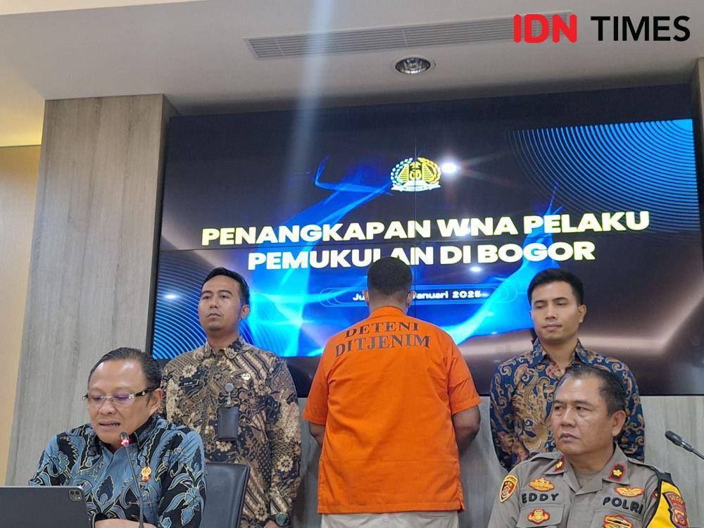Konferensi pers Direktorat Jenderal Imigrasi terkait Penangkapan WN Arab Saudi Pelaku Kekerasan di Cisarua, Bogor, Jumat (17/1/2025) (IDN Times/Lia Hutasoit)