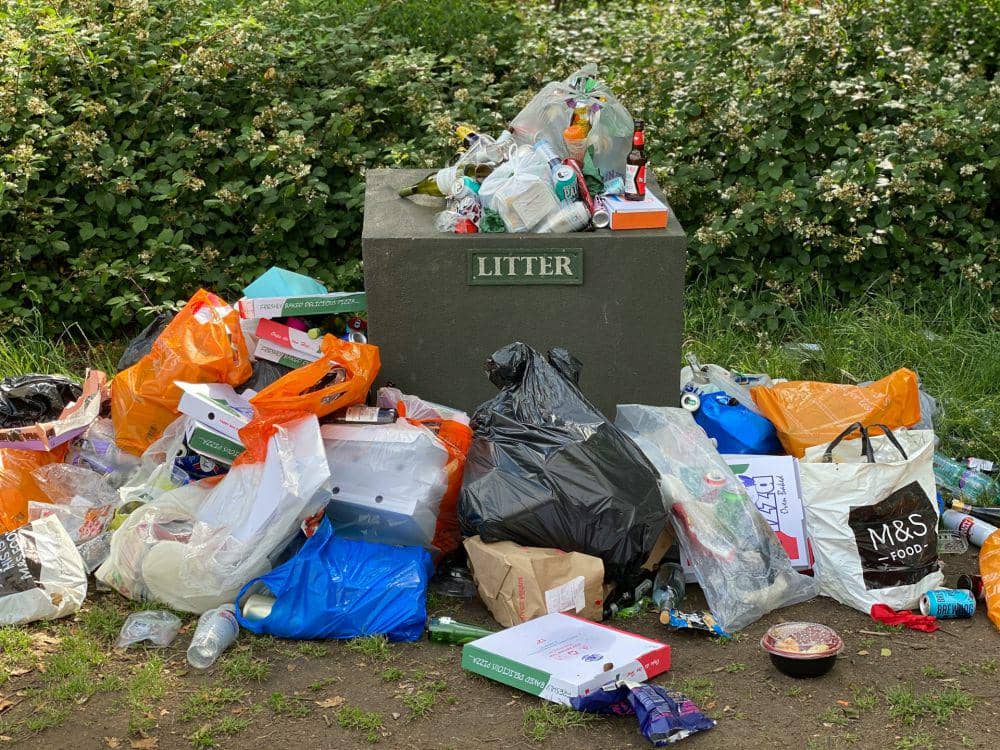 ilustrasi tumpukan sampah (unsplash.com/John Cameron)