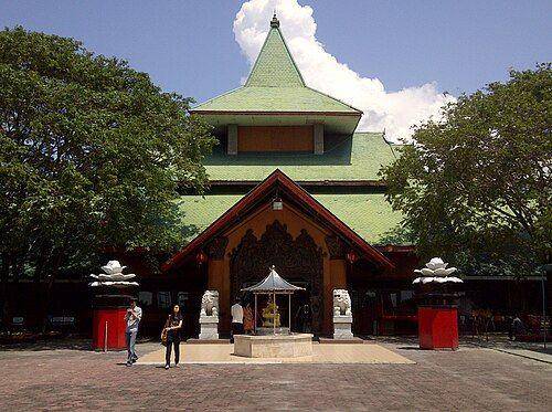 Kelenteng Sanggar Agung (https://id.wikipedia.org/)