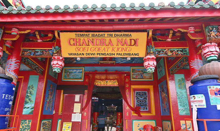 Klenteng Chandra Nadi (https://giwang.sumselprov.go.id)