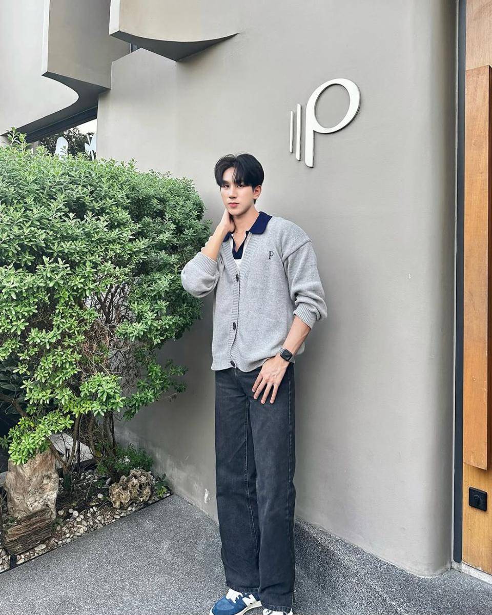 styling cardigan knit ala Chanakan Daungjan (instagram.com/pplyplyy)