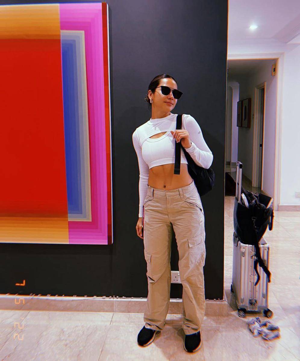 inspirasi lazy outfit style ala Pevita Pearce (instagram.com/pevpearce)