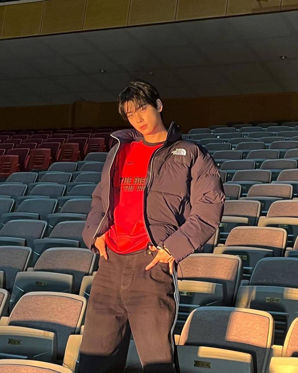 potret Cha Eun Woo (instagram.com/eunwo.o_c)