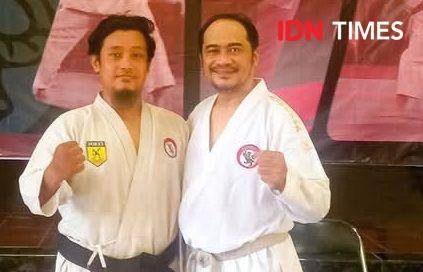 Wawang Arrasyid (kanan) sebut lelang jabatan ketua di karate walau tak lazim namun saat ini dibutuhkan.(IDN Times/Cokie Sutrisno)
