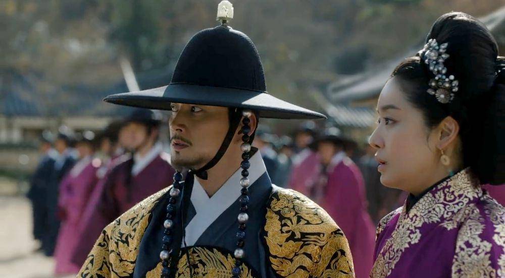 Cuplikan drama The Queen Who Crowns (dok. tvN/The Queen Who Crowns)