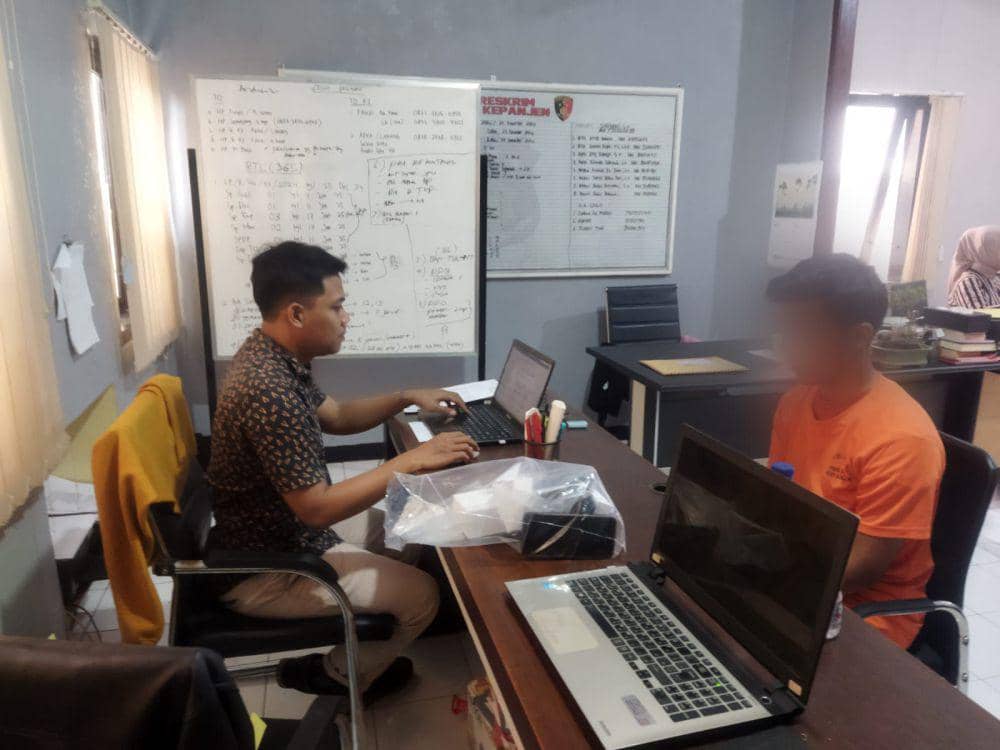 RA tersangka perampokan di penginapan wilayah Kepanjen. (Dok. Humas Polres Malang)
