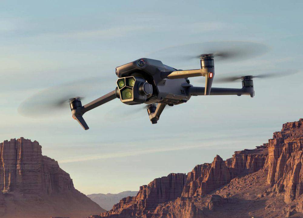 DJI Mavic 3 Pro (dji.com)