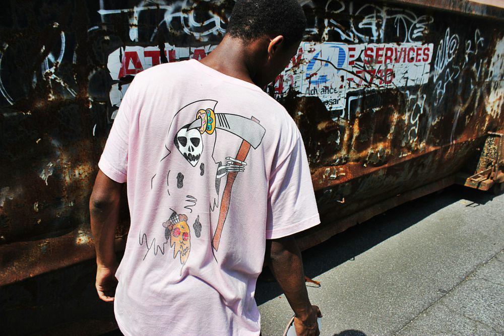 5 Rekomendasi Graphic T-Shirt untuk Nongkrong, Simpel dan Stylish!
