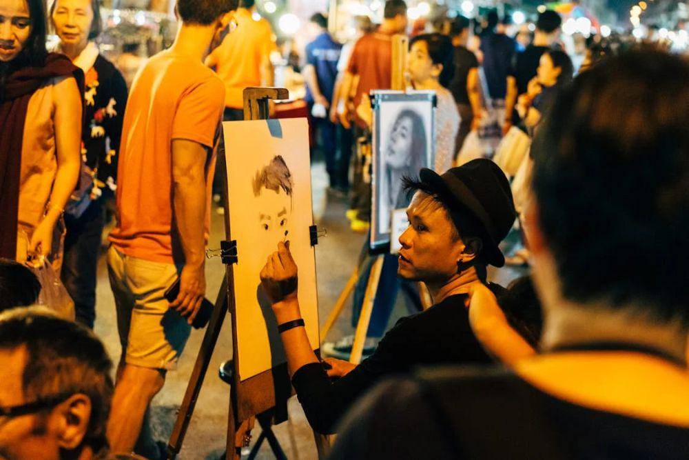 ilustrasi Chiang Mai night market (pexels.com/Markus Winkler)