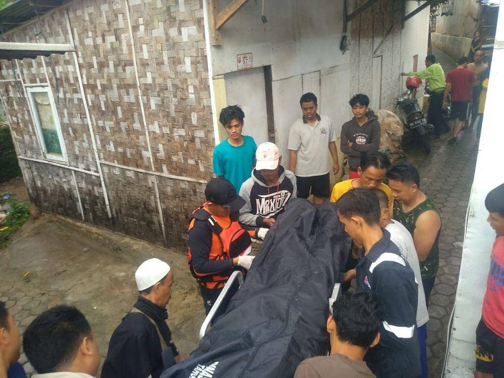 Terseret Arus Banjir, Pria Lansia Bandar Lampung Ditemukan Meninggal