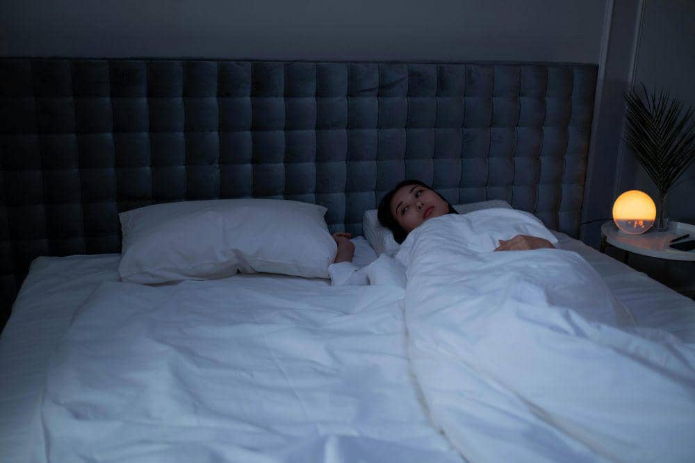 Sering Terbangun Tengah Malam, Apakah Ini Tanda Alzheimer?