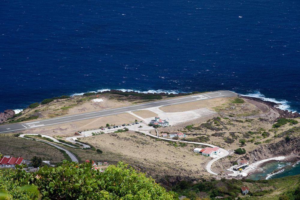 Bandara Juancho E. Yrausquin (commons.wikimedia.org/killians_red)
