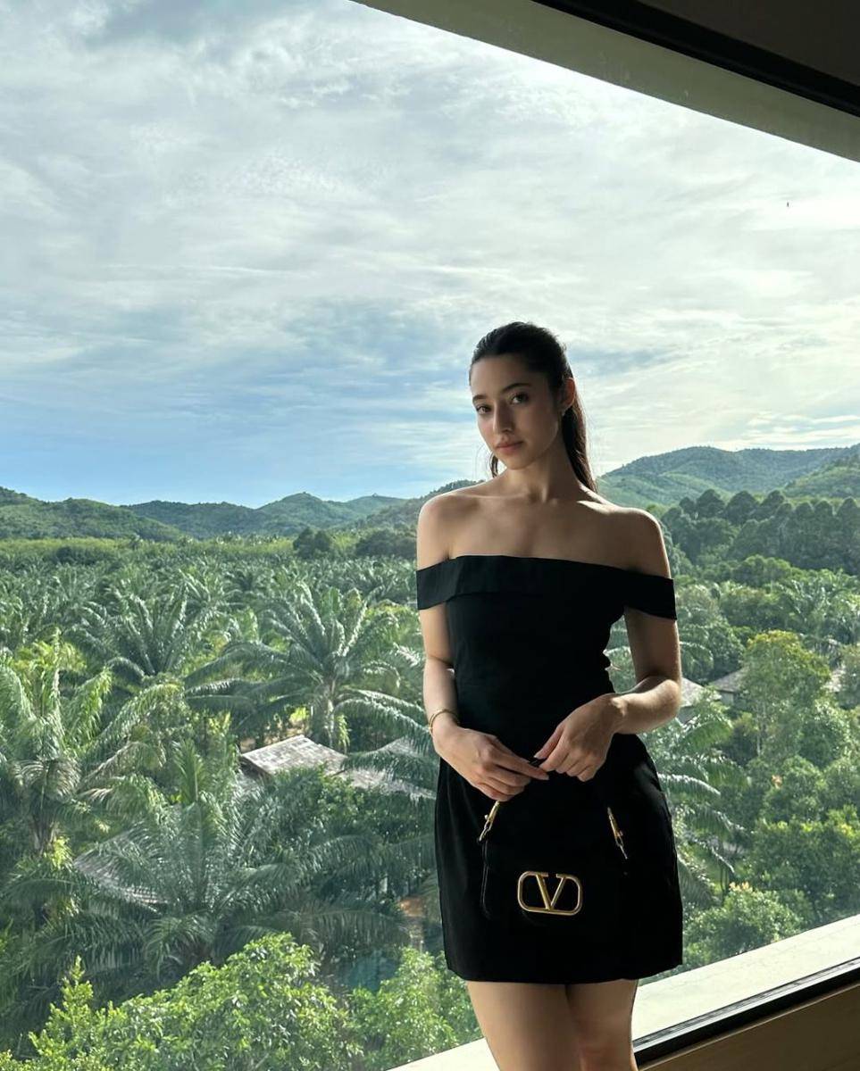 OOTD Ameera Khan (instagram.com/littlemisskhan)