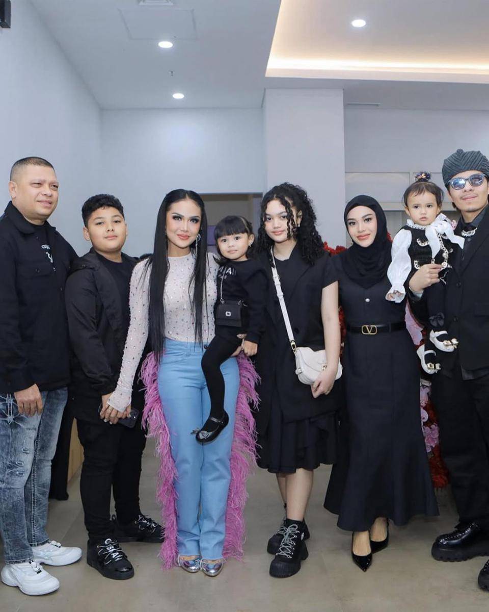 potret keluarga Kris Dayanti (instagram.com/krisdayantilemos)