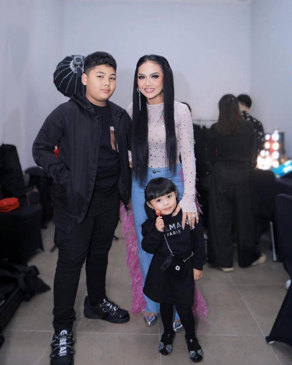 potret keluarga Kris Dayanti (instagram.com/krisdayantilemos)