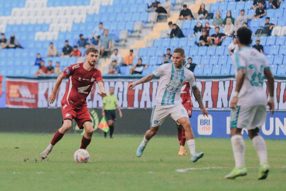 Salah satu momen laga pekan ke-19 BRI Liga 1 2024/2025 antara PSM Makassar versus PSBS Biak pada 18 Januari 2025. (Instagram.com/psm_makassar)