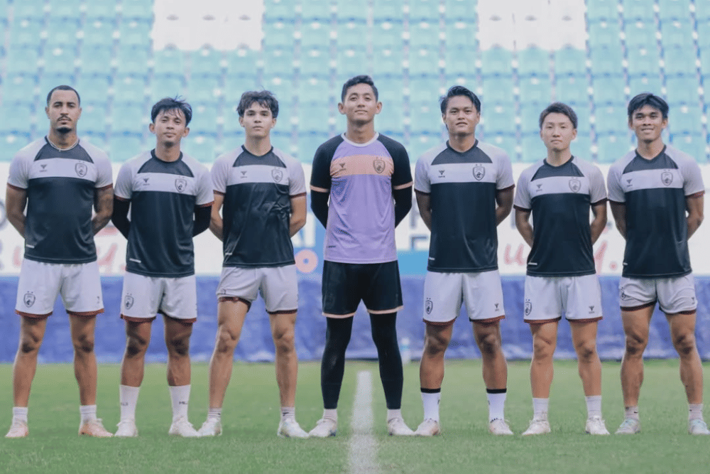 Para pemain PSM Makassar dalam sesi official training di Stadion Batakan Balikpapan pada 17 Januari 2025. (Instagram.com/psm_makassar)