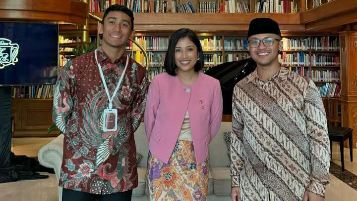 9 Potret Daffa Wardhana Kunjungi Wisma Habibie Ainun, Petik Sejarah!