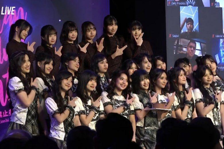 7 Potret Ultah Ke-26 Feni di Teater JKT48, Lepas Rindu sama Eks Member
