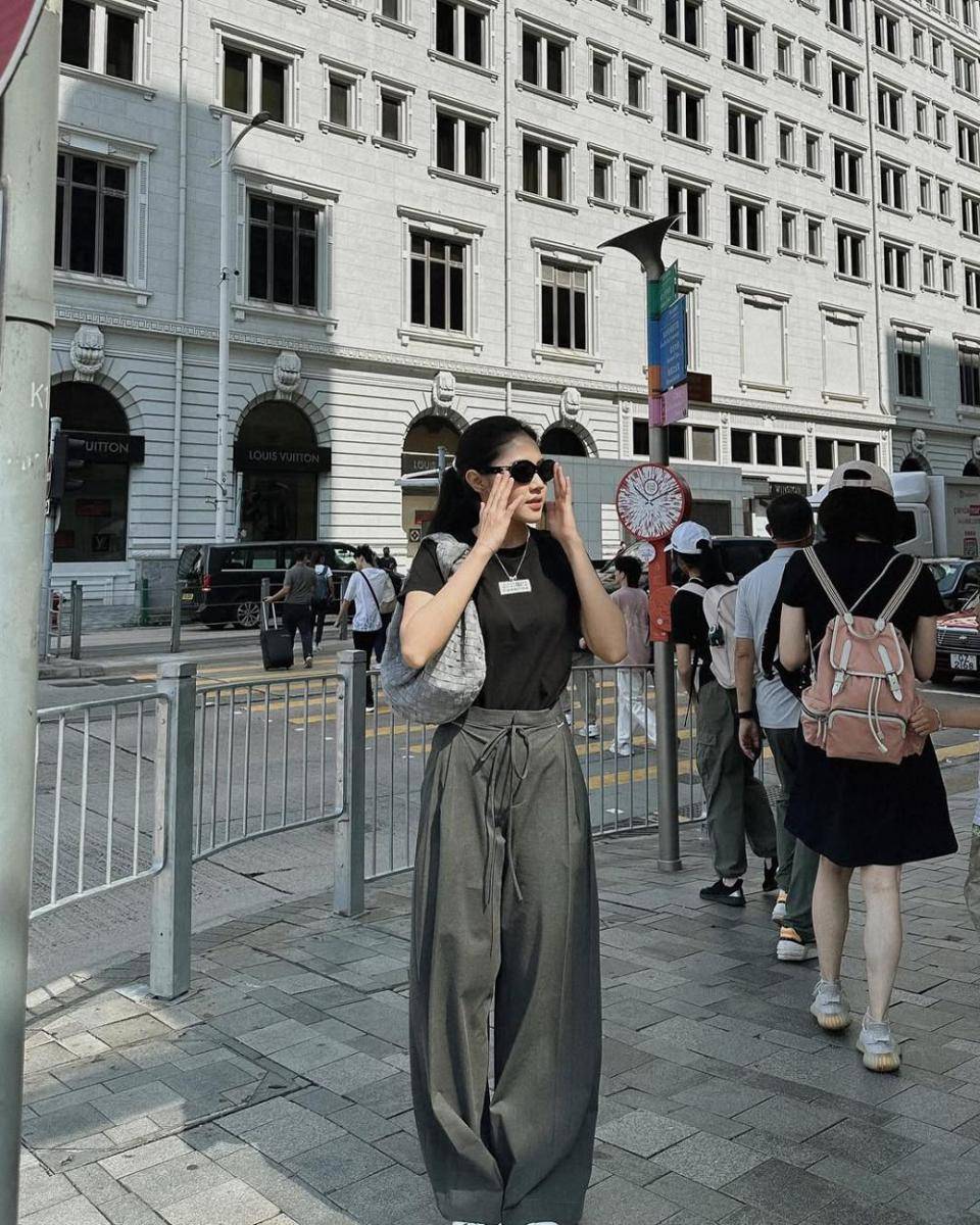 ide outfit liburan ala Shasa Zhania (instagram.com/shazhaniaa)