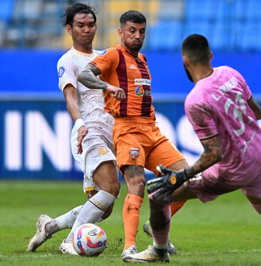 Stefano Lilipaly menjadi pahlawan kemenangan Borneo FC atas Arema FC, dengan dua golnya pada menit 26 dan 62. (Dok. Facebook Borneo FC)