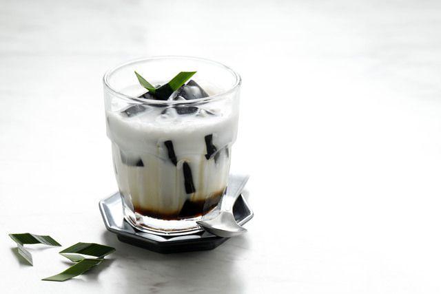 Resep Es Cincau Gula Merah, Creamy Tapi Tetap Nyegerin!