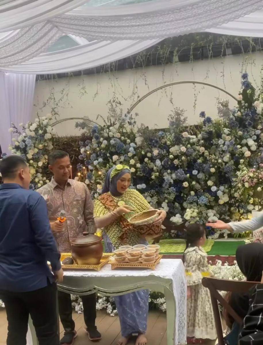 Tujuh bulanan kehamilan kedua Zaskia Gotik. (Instagram.com/bhanuresmi.story)