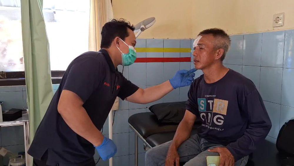 Sopir Truk Babak Belur Dikeroyok Suporter Bola di Tol Magetan