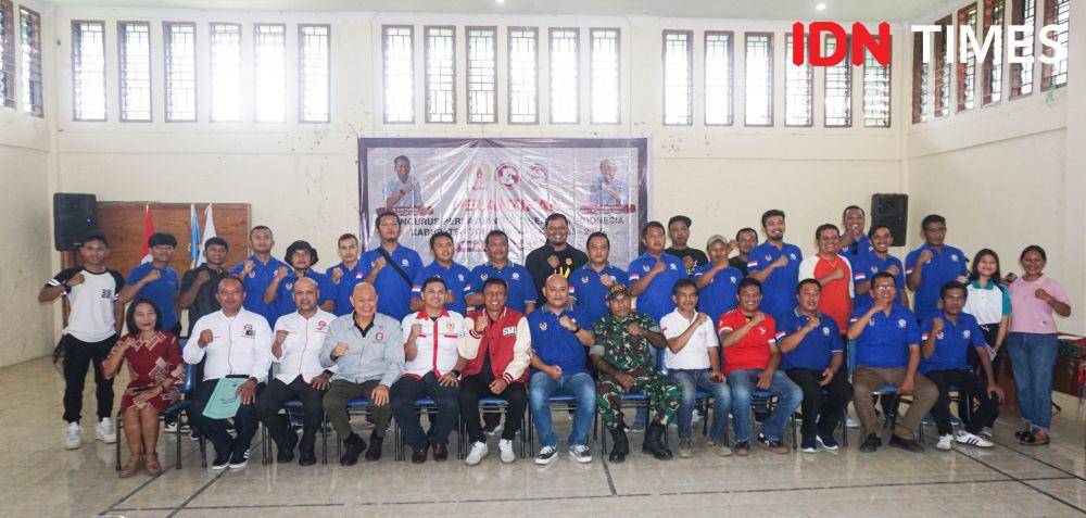Pengurus PJSI Sumut bersama pengurus PJSI Toba dan KONI Toba (IDN Times/Doni Hermawan)