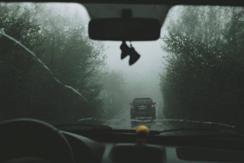 ilustrasi kaca mobil (pexels.com/Gülsüm Şener)