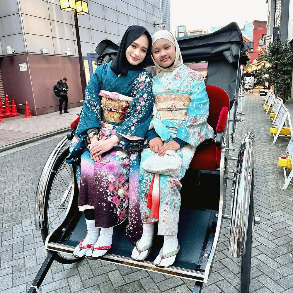 potret Inara Rusli dan buah hati (instagram.com/mommy_starla)