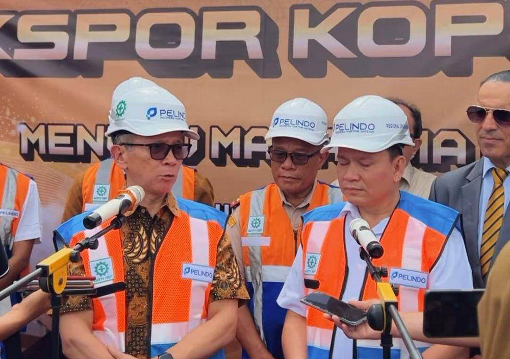 Pj Gubernur Sumsel melepas ekspor perdana kopi robusda dan arabica Sumsel ke Pasar Global (Dok: Pemprov Sumsel)