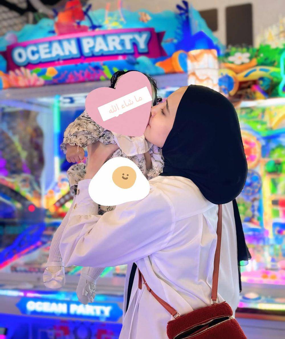 Keluarga Zaskia Sungkar dan Humaira (Instagram.com/zaskiasungkar15)