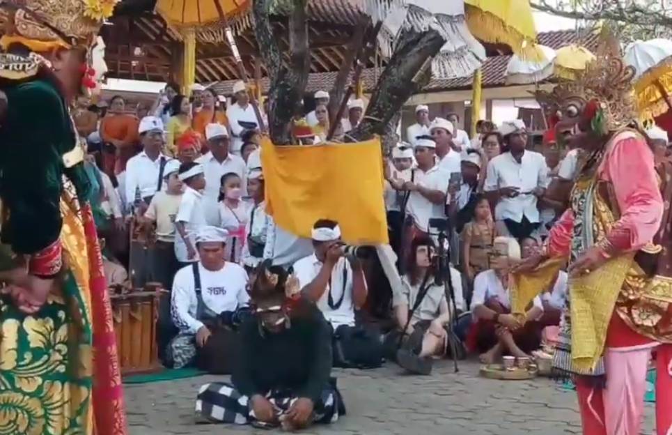 Tari wayang wong di Pura Taman Pule, Desa Mas, Ubud. (YouTube.com/Nyoman Sudana)