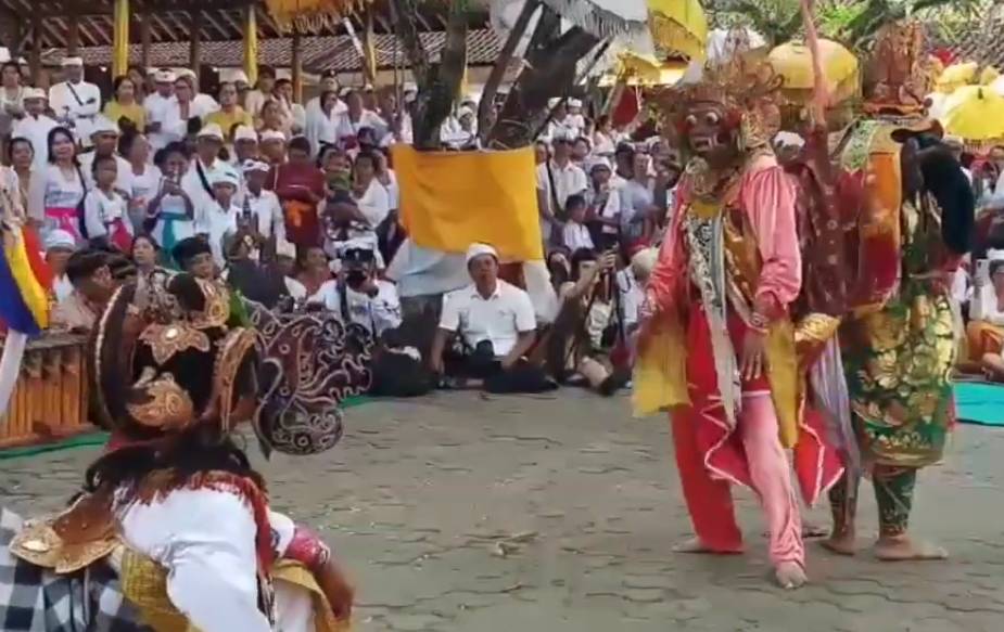 Tari wayang wong di Pura Taman Pule, Desa Mas, Ubud. (YouTube.com/Nyoman Sudana)