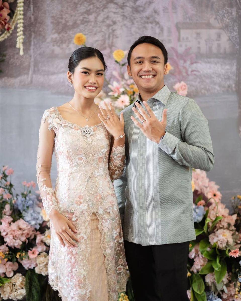 busana dan makeup lamaran Namira Adjani (instagram.com/namiradjani)