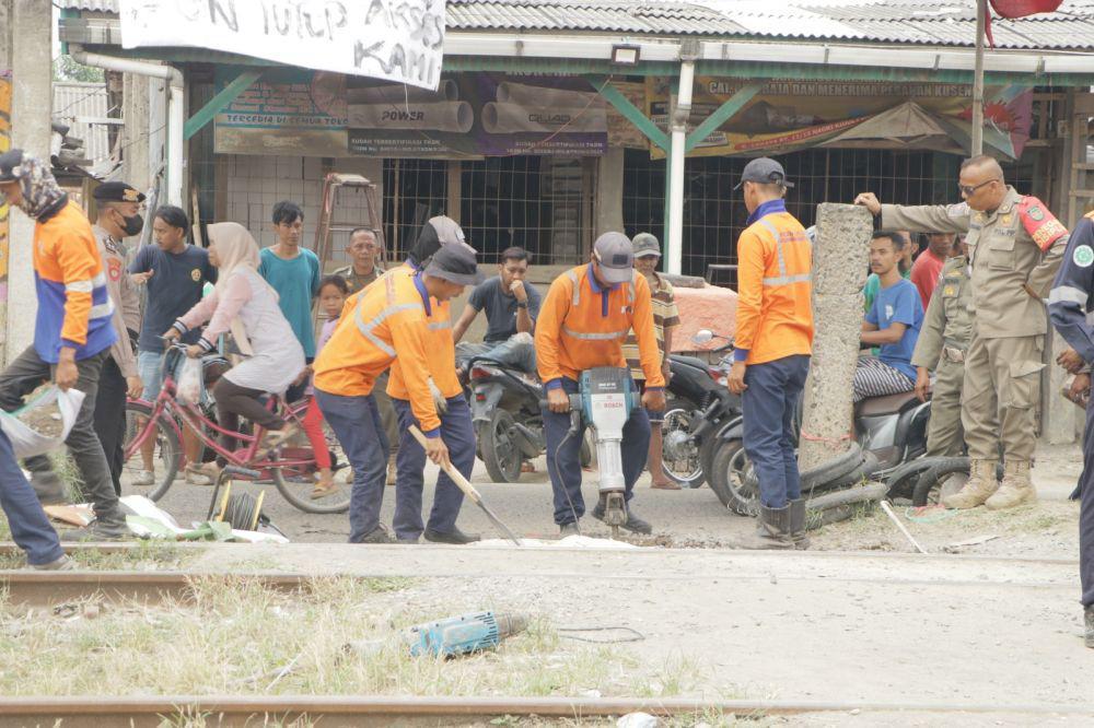 PT KAI Daop 2 Bandung Tutup 36 Titik Perlintasan Liar