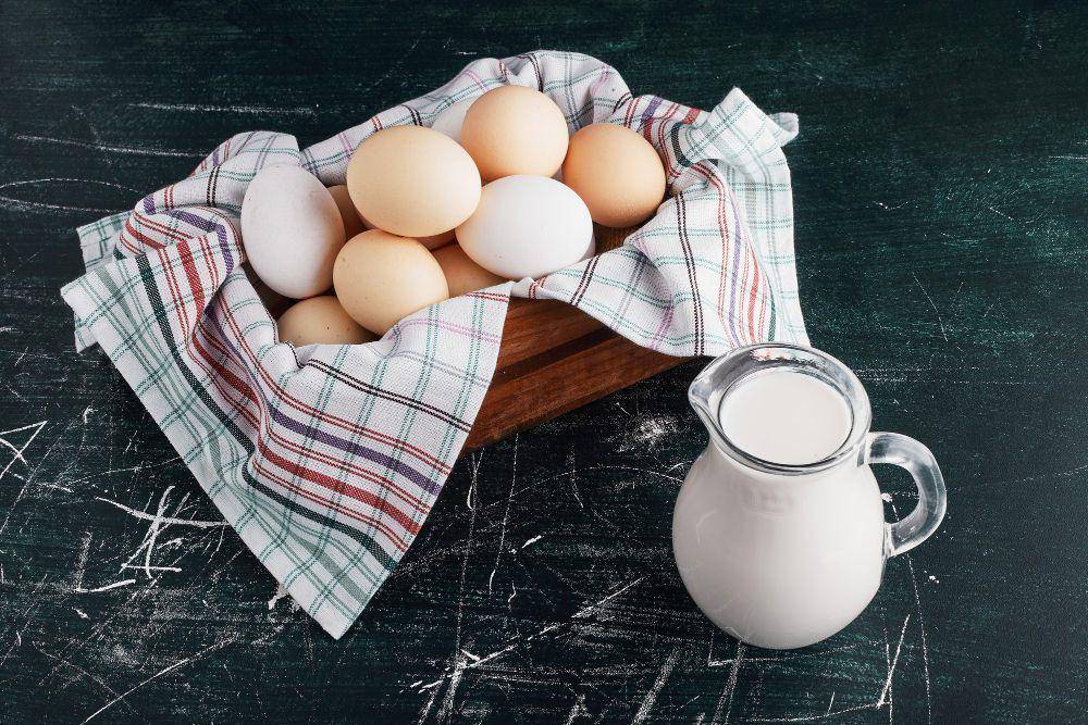 ilustrasi bahan membuat puding karamel kukus (freepik.com/azerbaijan_stockers)