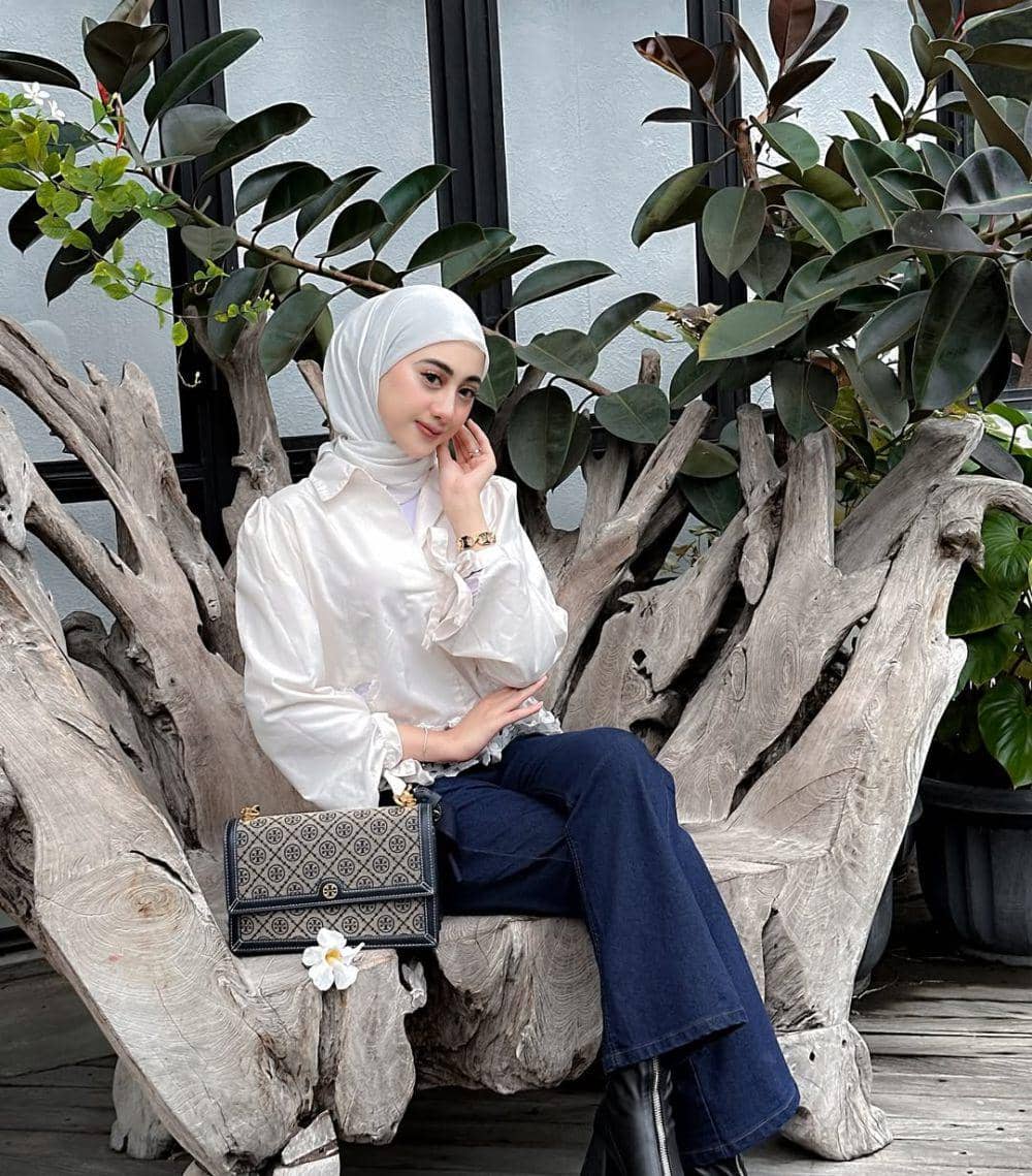 Nimas Azlia (instagram.com/azzllia)