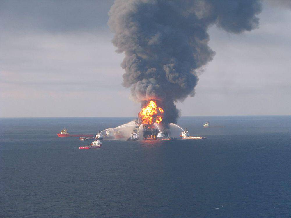bencana Deepwater Horizon (commons.wikimedia.org/US Coast Guard)