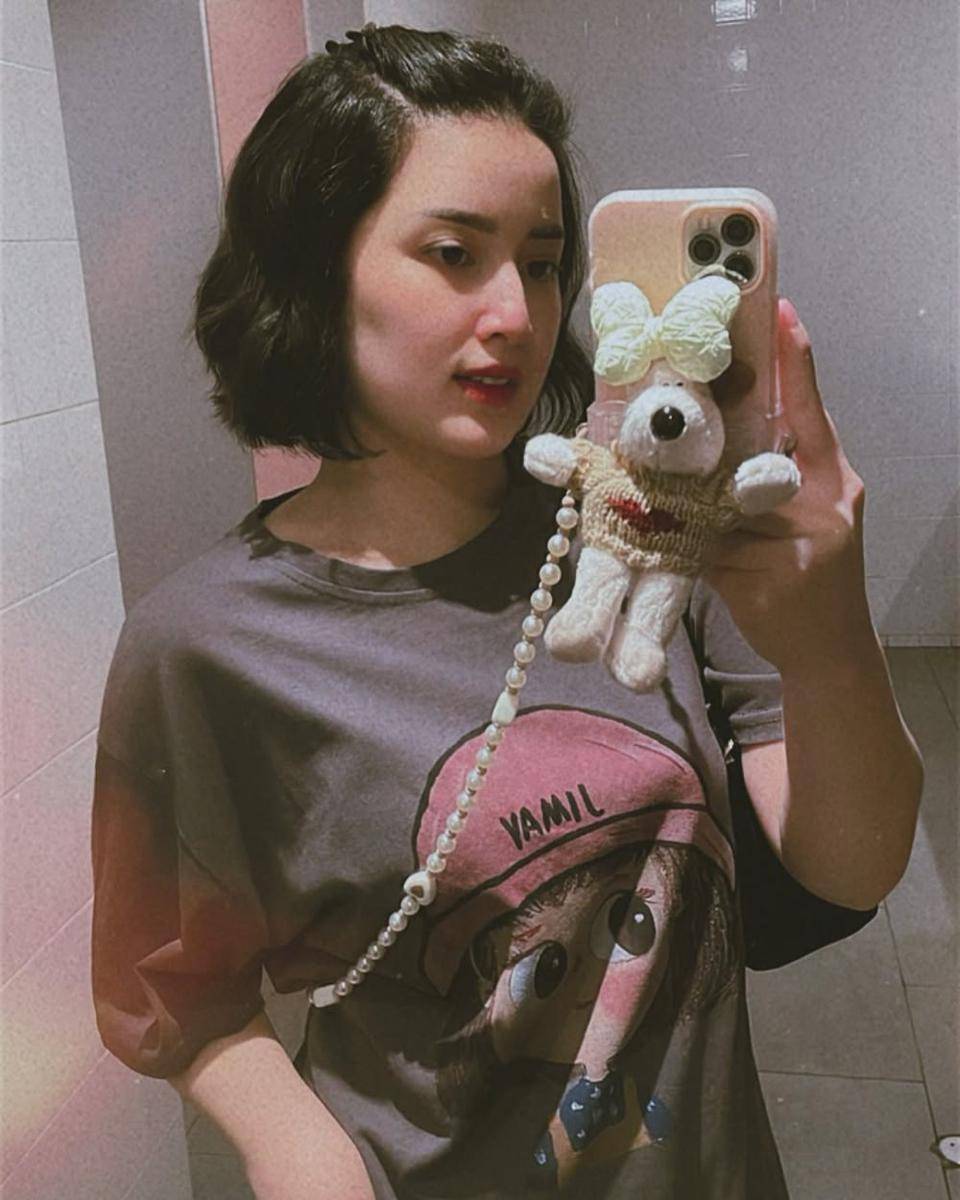 potret ide gaya rambut sebahu ala Rosiana Dewi (instagram.com/rsn.dw)