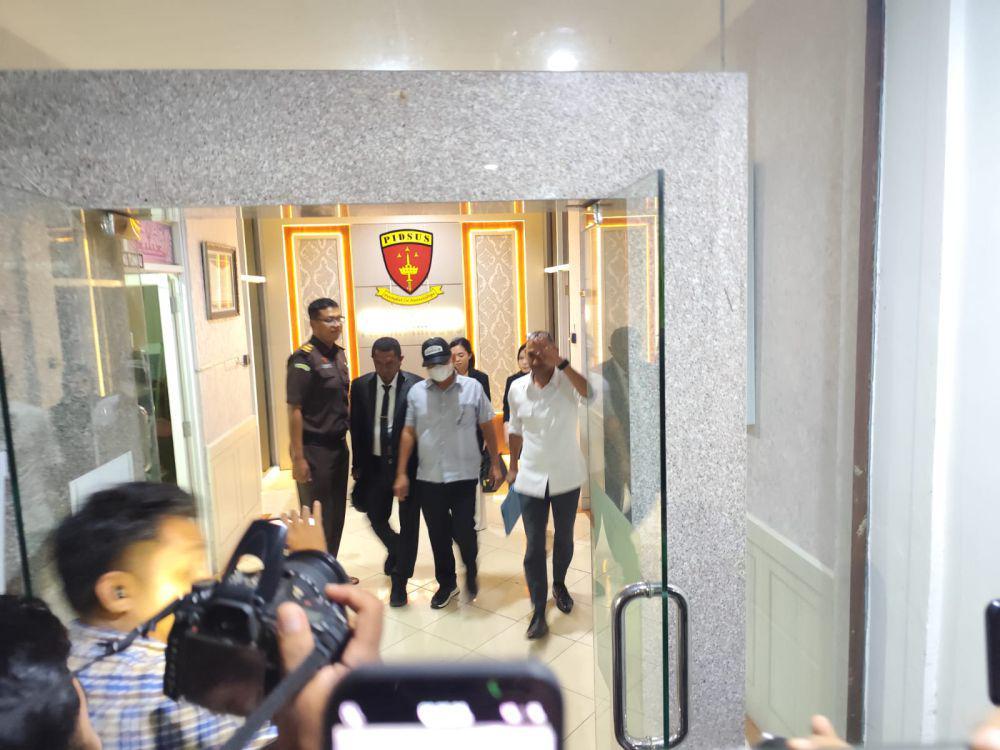 Diperiksa 10 Jam oleh Kejati, Dawam Rahardjo Bungkam