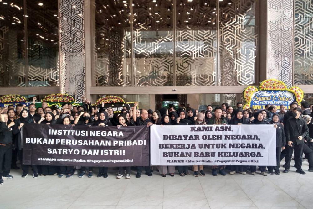 Curhat Neni Herlina Dipecat Kemendiktisaintek Melalui Telepon dan WA