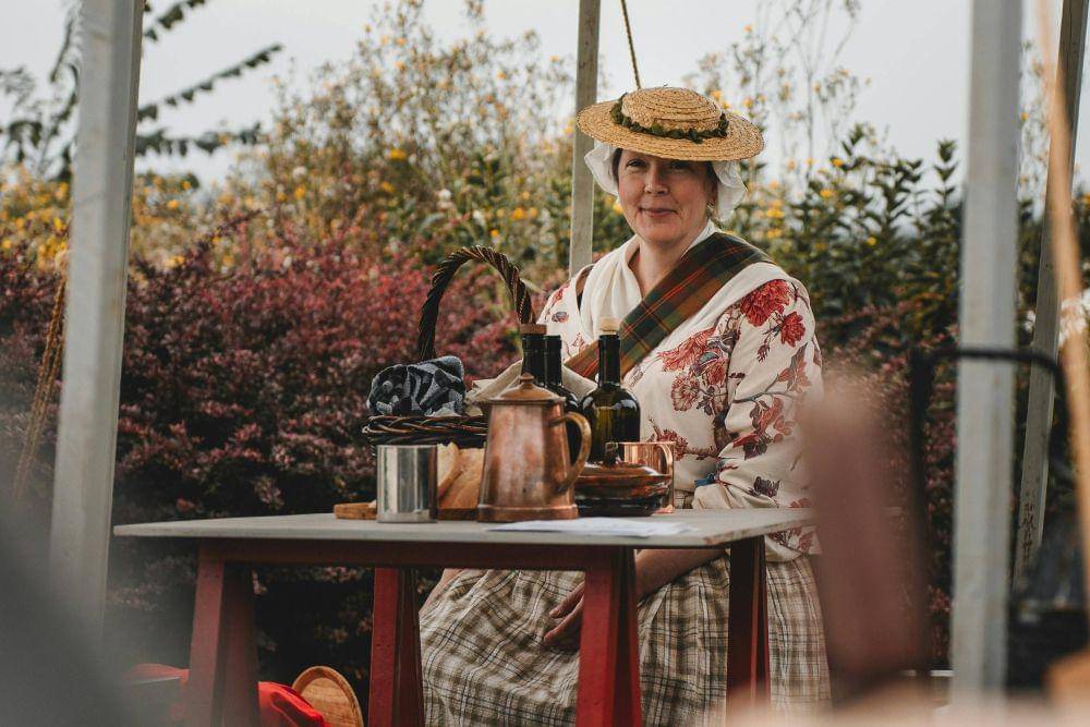 Ilustrasi perempuan tahun 1800-an di Inggris (pexels.com/cottonbro studio)