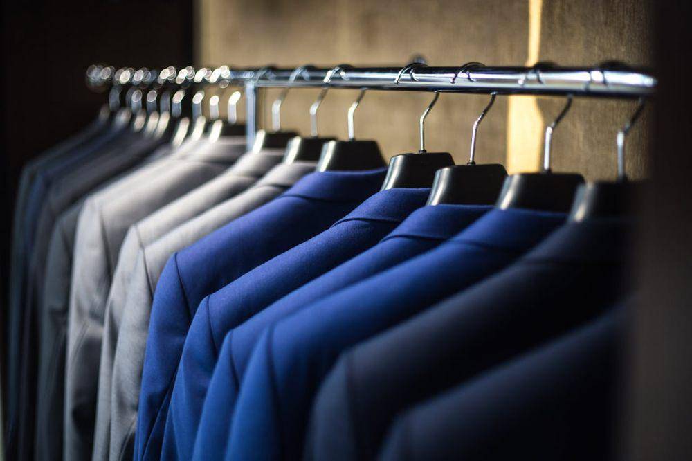 ilustrasi baju yang digantung (pexels.com/Pixabay)