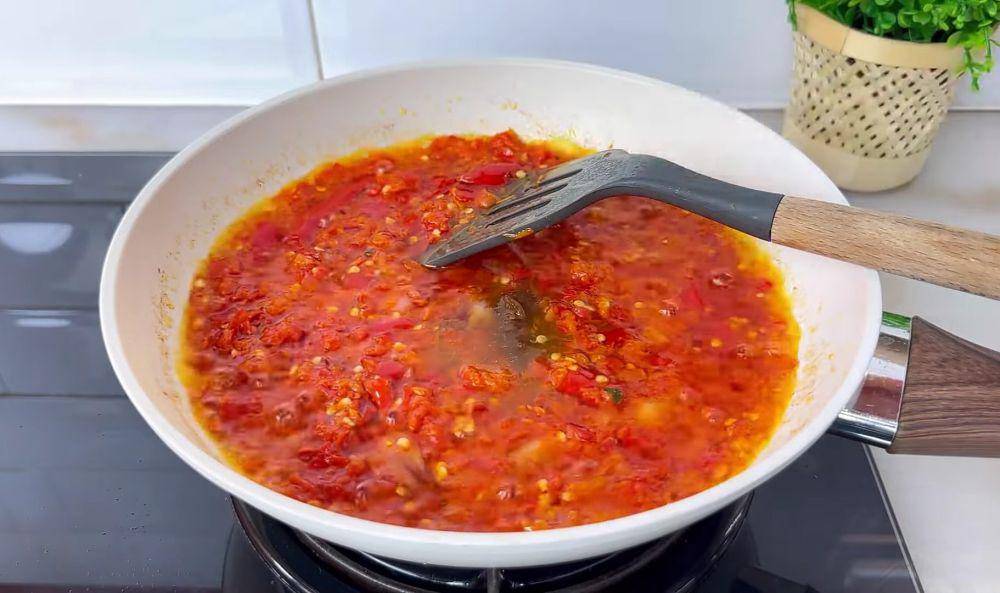 ilustrasi memasak sambalado (YouTube.com/Ika Mardatillah)