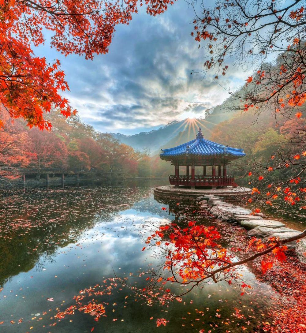 7 Potret Paviliun Uhwajeong, Lokasi Syuting  The Tale of Lady Ok