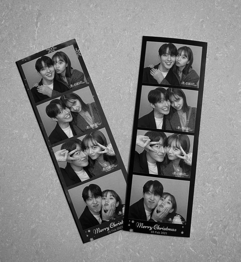 gaya photobox bareng pacar (instagram.com/jangkiyoung_7)